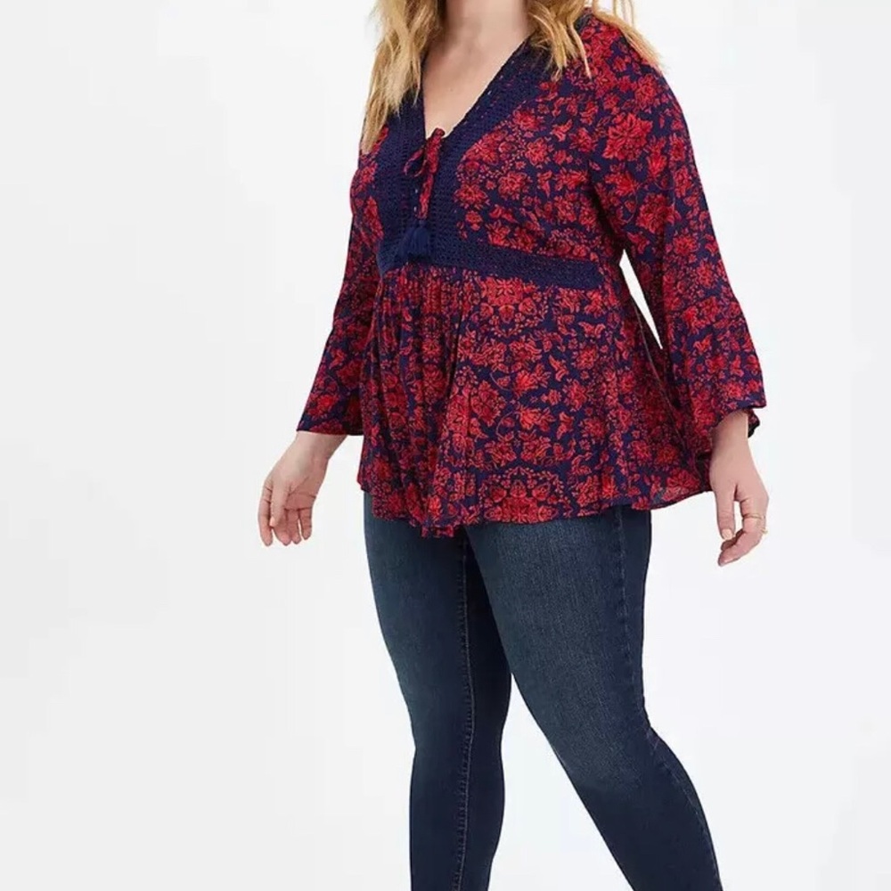 Torrid Lace-up Babydoll Crinkle Gauze‎ floral Top navy blue red size 1